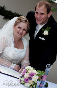 Kylie and Scott married by Jennifer Cram Brisbane Marriage Celebrant at Indooroopilly Golf Club