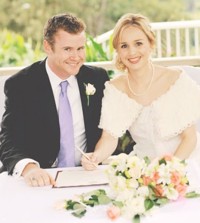 Alliison
                      & Rohan happily married at Topiaries by
                      Jennifer Cram, Brisbane Marriage Celebrant