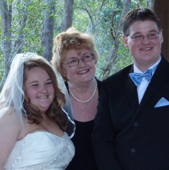 Monique and Andrew who married at
                      Walkabout Creek