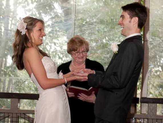 Jennifer Cram Brisbane Marriage Celebrant in
                  action